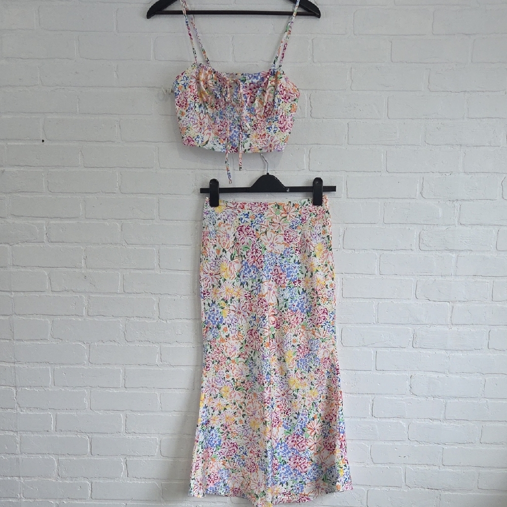 Glamorous Floral Satin Women's Skirt Set